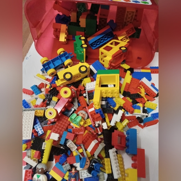 Large Mix Lego & Mega block Lot with Automobiles & Characters - Picture 9 of 10